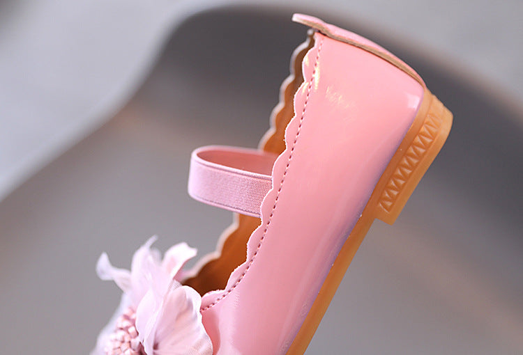 Yazlık Yumuşak Tabanlı Çiçekli Düz Ayakkabı